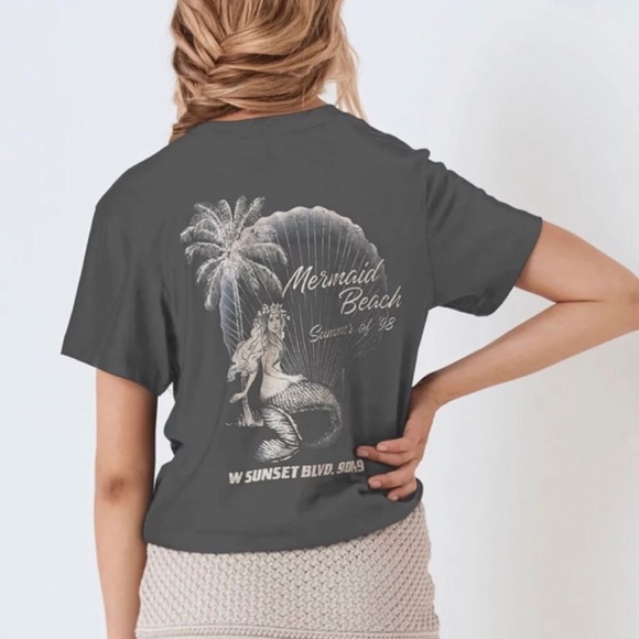 Mermaid Beach Retro Festival Beach Surfer T-Shirt Women’s Multi Sizes NWT - Picture 7 of 9